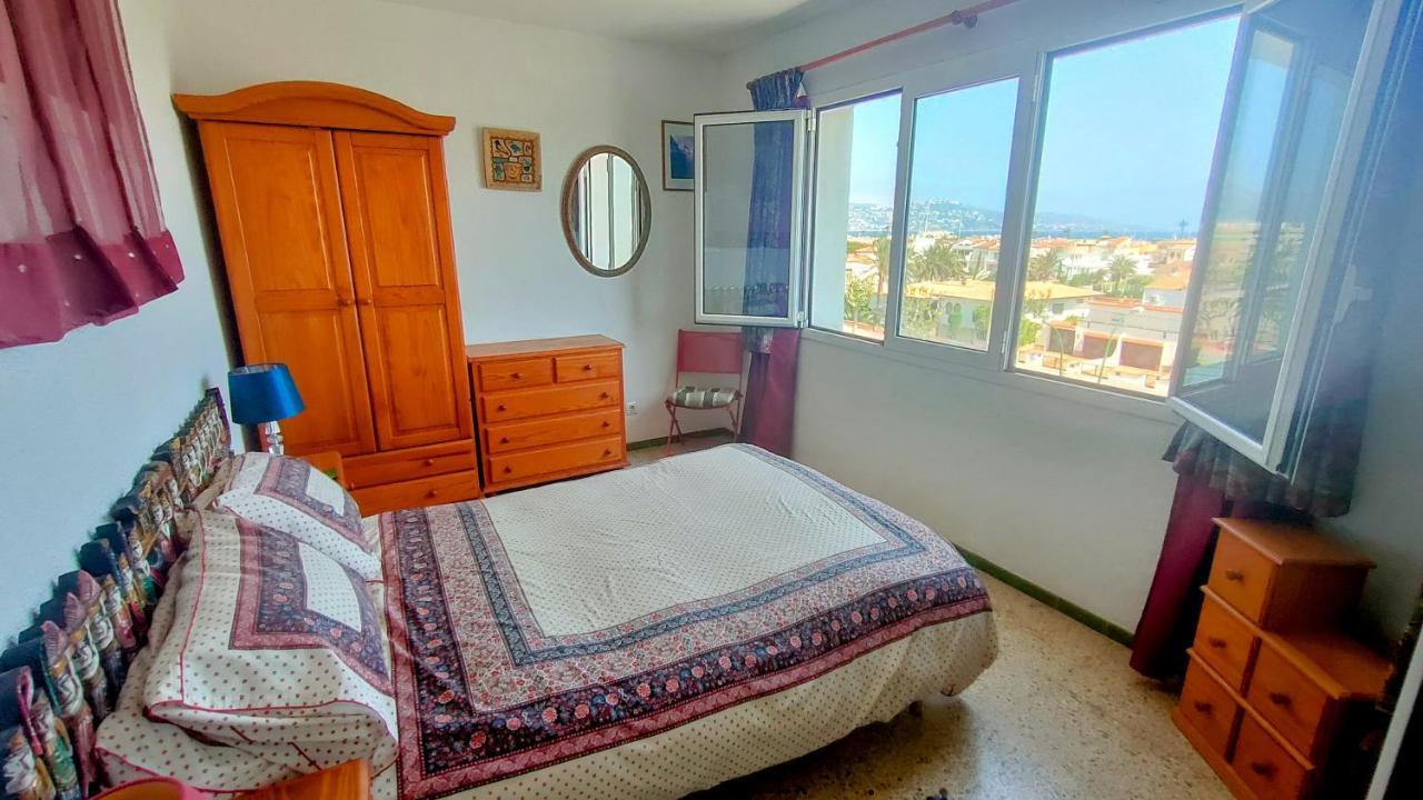 Summer Breeze Apartment Empuriabrava Buitenkant foto
